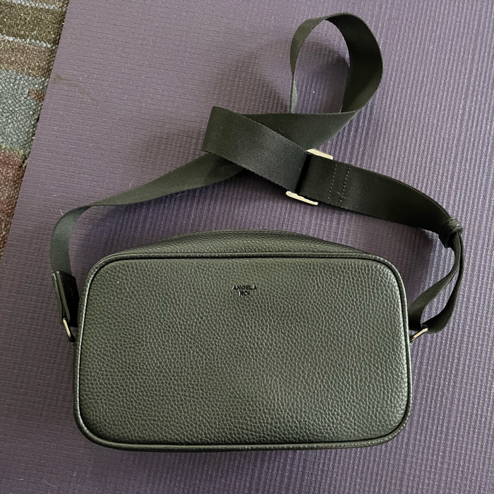 Angela Roi Grace Sport Crossbody (Signet) - Black